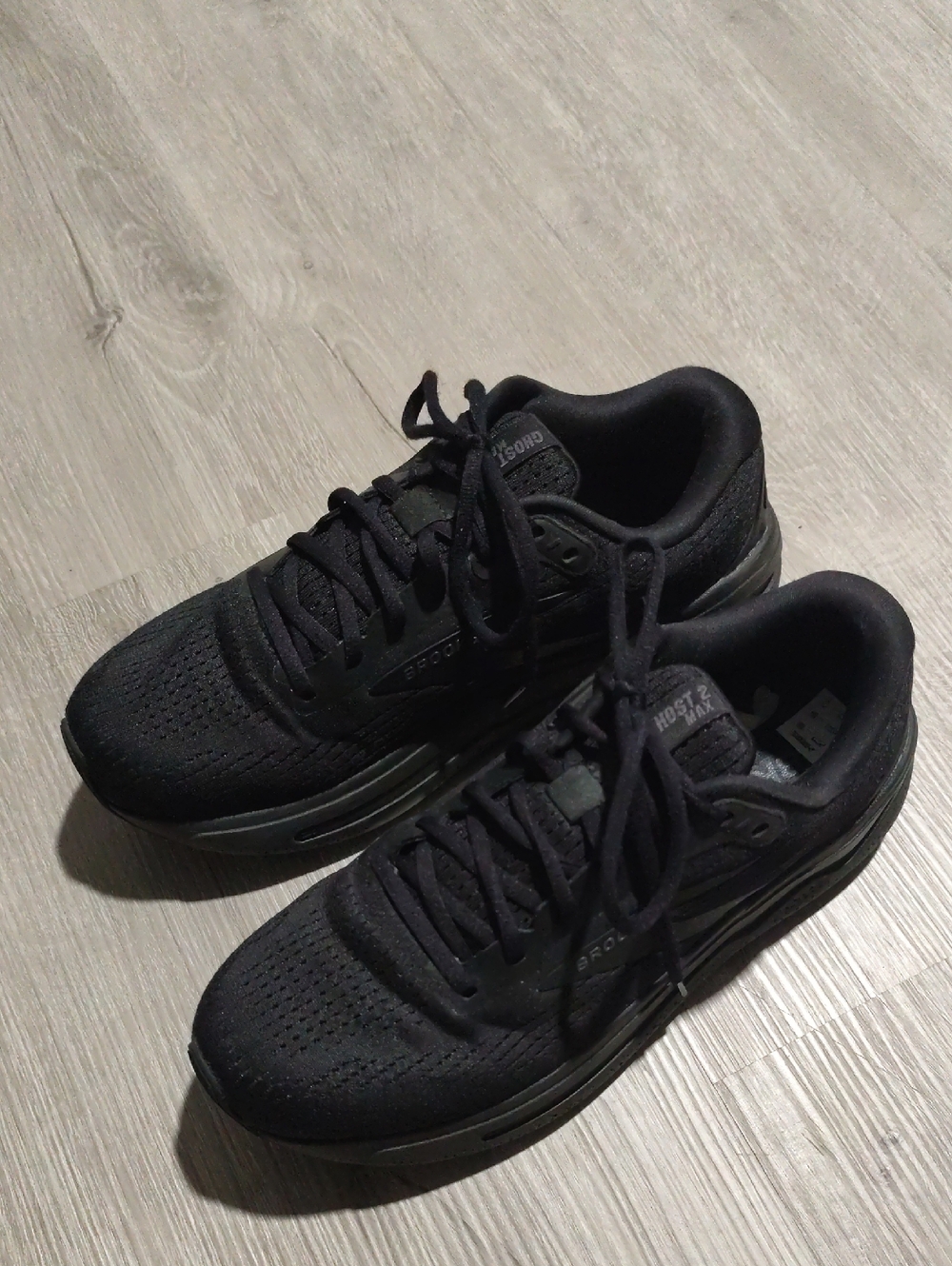 Brooks Men's Black Athletic Running Shoes